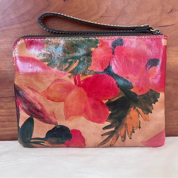 Patricia Nash Handbags - PATRICIA NASH Multi Floral Print Cassini Leather Zip Top Wristlet
